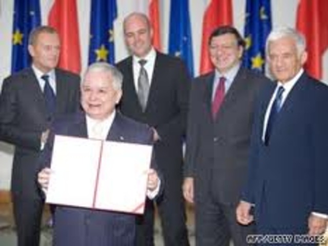 Luxembourg ratified the Treaty on the European Union