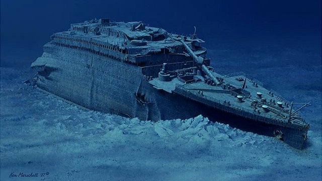 Titanic sinks