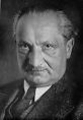MARTIN HEIDEGGER