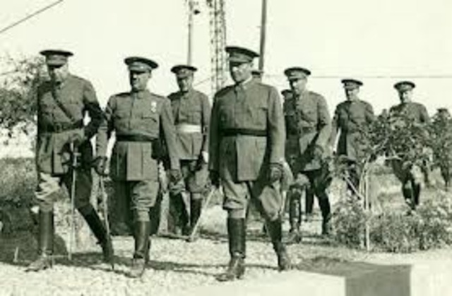 Franco toma el mando del Ejercito de Marruecos