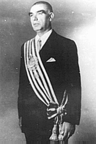 Asume la Presidencia de la República