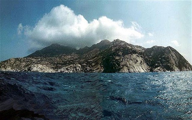 Maximilien and Valentine find eachother again