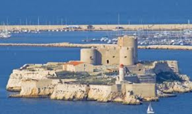 Edmond Dantes Escapes Prison