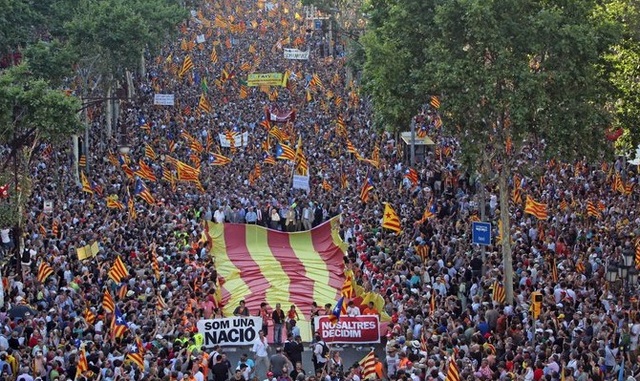 Diada de Catalunya. Manifestació massiva als carres de Barcelona.