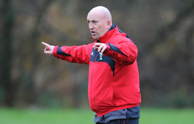 Shaun Edwards signs new deal with Wales
