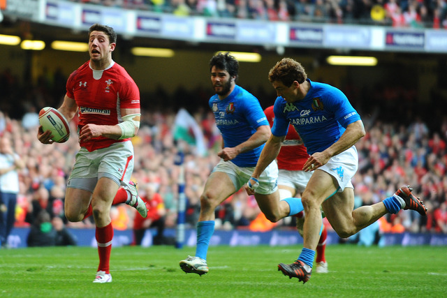 Win over Italy keeps Grand Slam dream alive