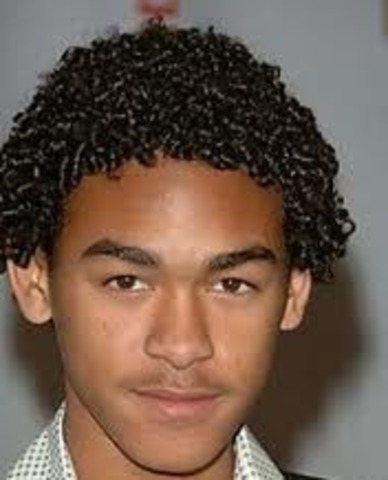 Son Trey Smith born - mother Sharee Fletcher