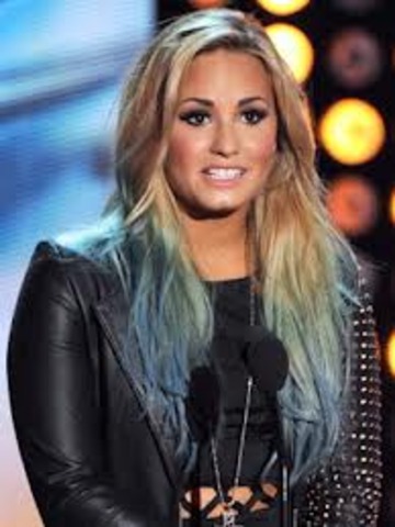 The first time demetria ever died her hair