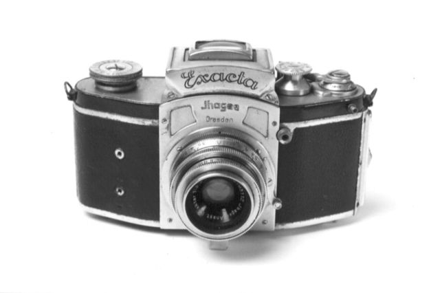 В Германии выпущена зеркальная камера Kine Exacta.