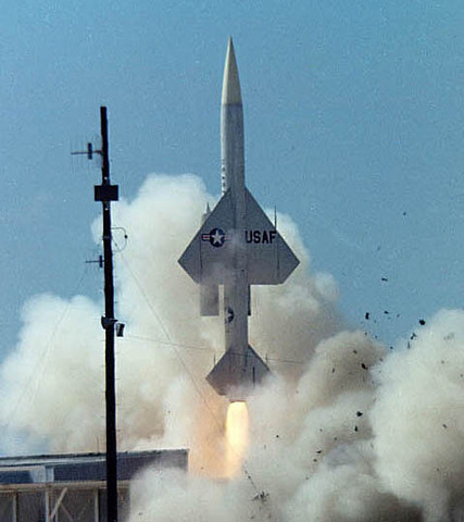 Diefenbaker, Bomarc missiles and nuclear warheads in Canada