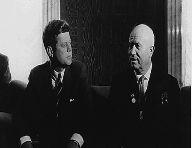 Le téléphone rouge