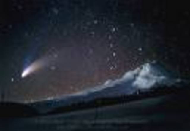 Comet Hale-Bopp 1st spotted
