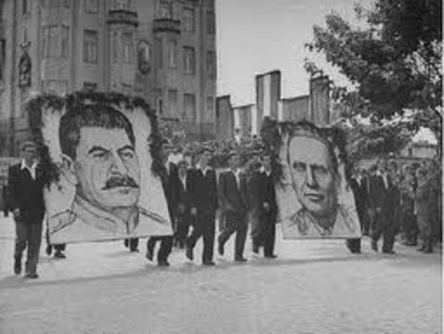 Jugoslavia-SESB harremanak hautsi.