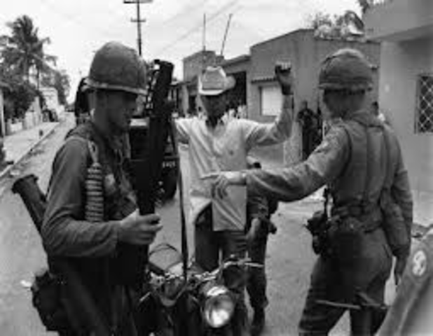 Estatu Batuek Dominikar Errepublika inbaditu zuten.