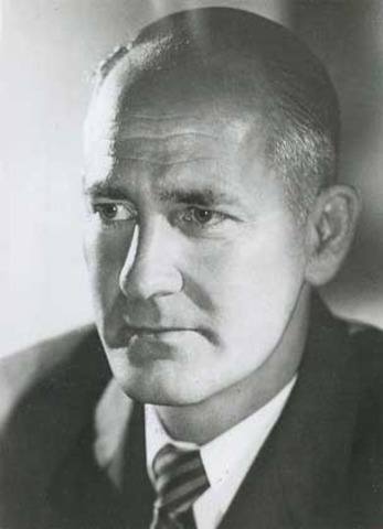 Джордж Уэлс Бидл сформировал гипотезу: "один ген - один фермент"