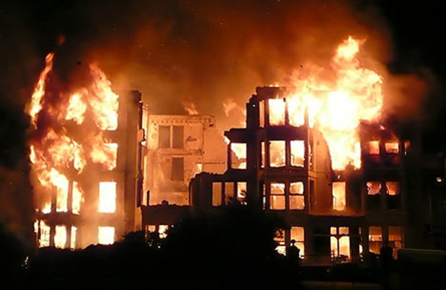 The kids living in the Imperial War Museum flee fire.