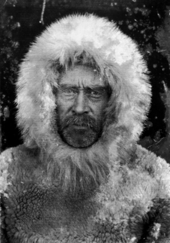 American Robert Peary reaches the North Pole.