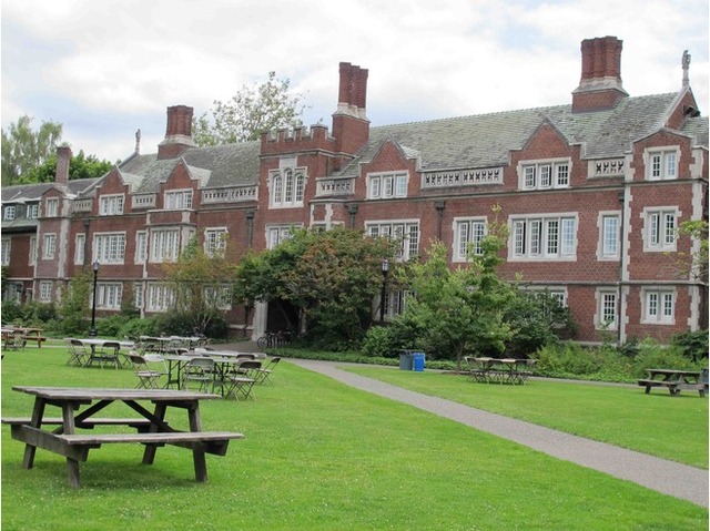 Jobs Enrolls at Reed College