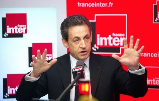 Sarkozy remet le casque