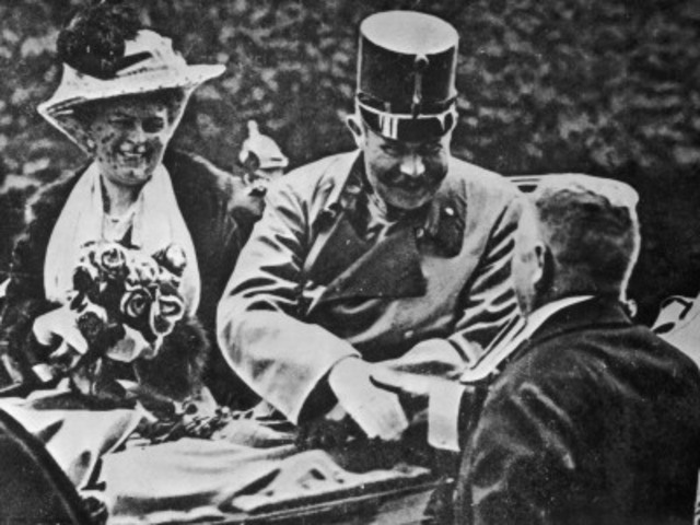 Archduke Franz Ferdinand and wife Sophie shot