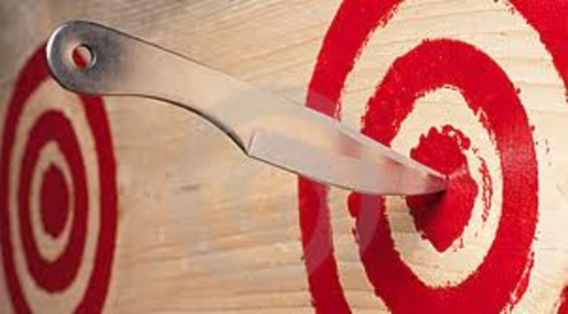 Gally kills Chuck (Thomas's best friend)