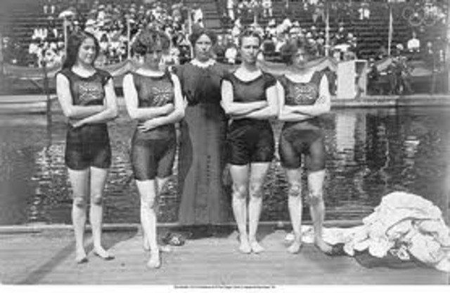 Première femme en natation