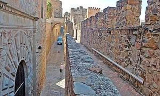 Se termina la muralla de Cáceres