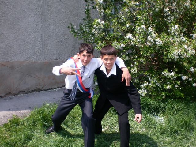 окончил 9 класс