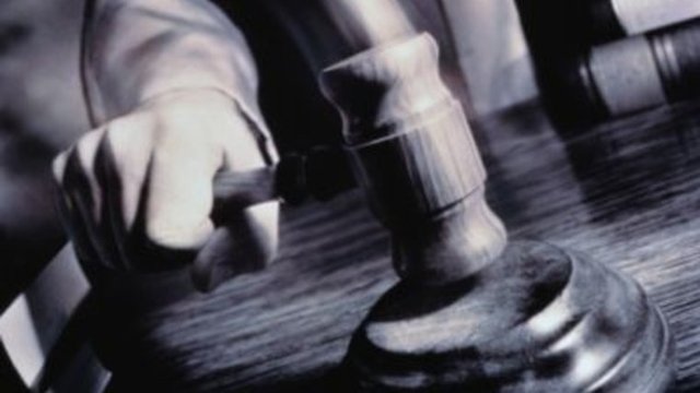 Законы стали издаваться на английском языке