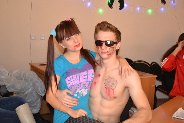 Hellowen в общежитии!