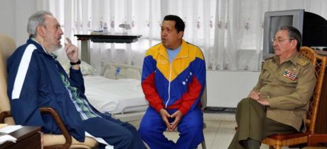 Chávez junto a Fidel en la Habana