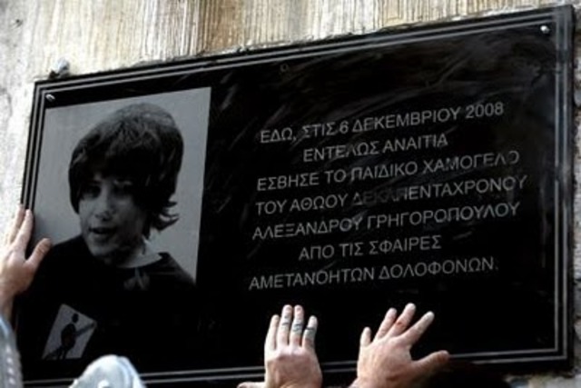 Alexandros Grigoropoulos is murderd by the Police.