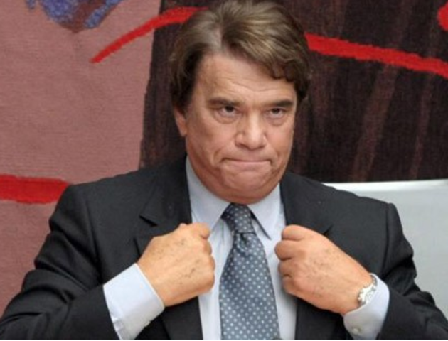Bernard Tapie élu député.