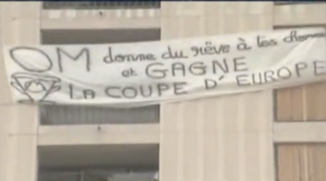 Tapie quitte son post de président de l’Olympique de Marseille.