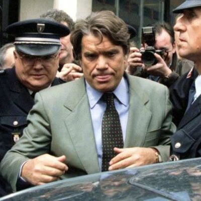 Timeline: Bernad Tapie et Marseille: des liens étroits