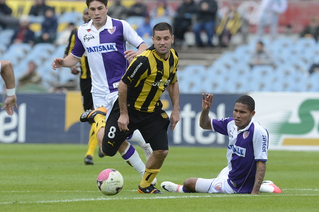 FECHA 1: PEÑAROL 3 FENIX 4