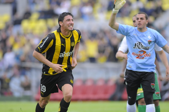 FECHA 8: PEÑAROL 4 EL TANQUE 0
