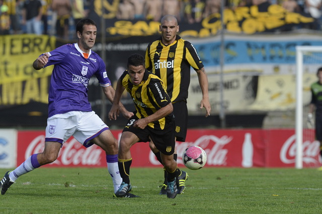 FECHA 10: PEÑAROL 2 DEFENSOR 1
