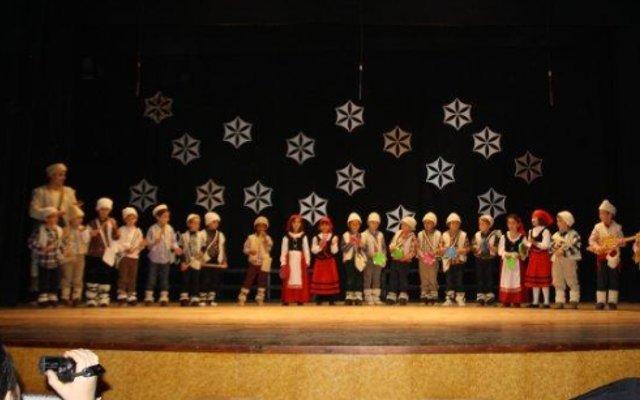 PRIMERA FUNCIÓN DE NAVIDAD EN EL COLEGIO
