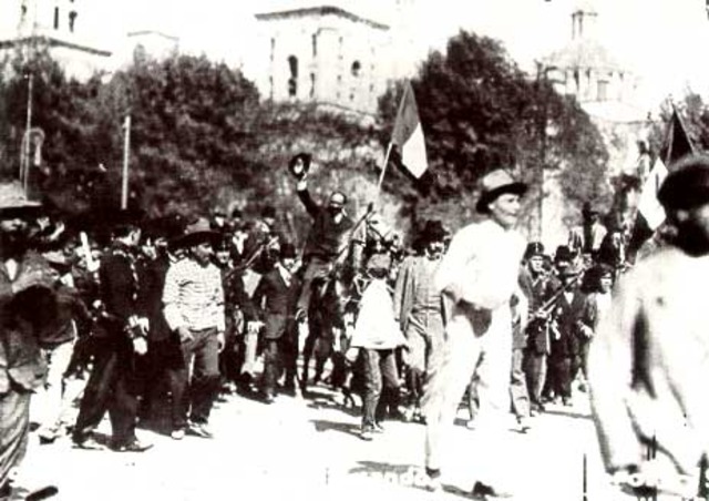 Félix Díaz se revela en Veracruz contra el gobierno de Madero.