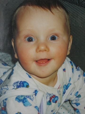 14 лет назад родиоась Яна