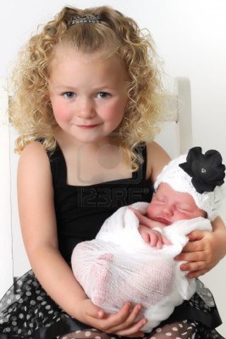 NACE LA HERMANITA DE CARLA