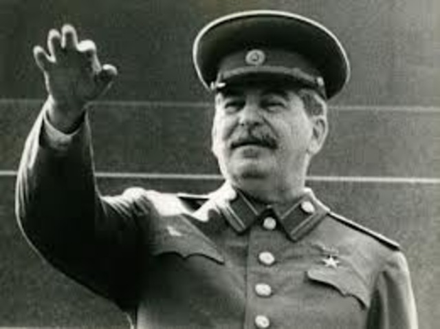 stalin comes to power
