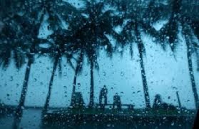 Typhoon Bopha hits storm-battered southern Philippines