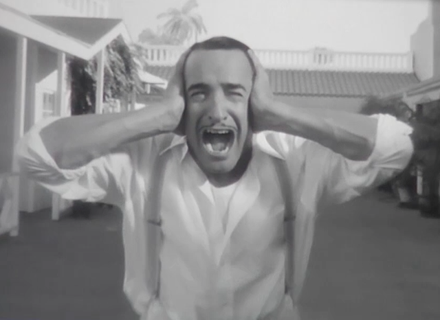 Lyden ankommer, han vågner