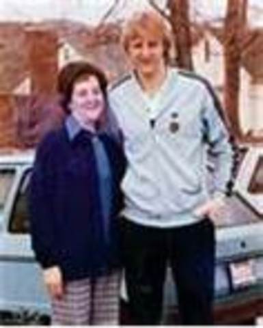 Larrys parents got divorsed