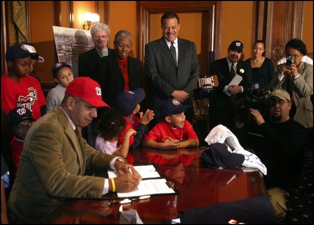 Mayor Williams signs  stadium financing package
