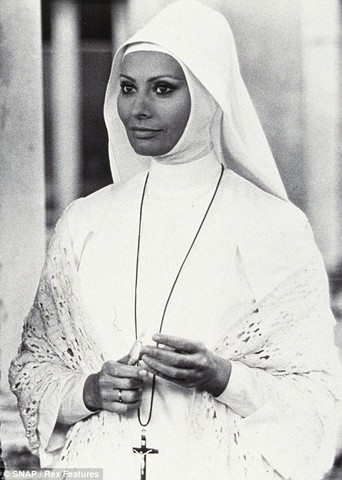 ha interpretato una suorai panni di una suora nella commedia Bianco, rosso e..., con Adriano Celentano.