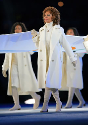 Portava la bandiera olimpica durante la cerimonia in Torino