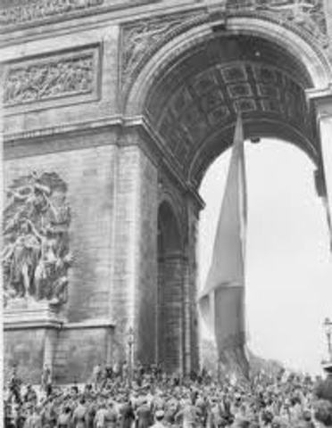 1944 Aug. - Paris retaken by Allies Forces